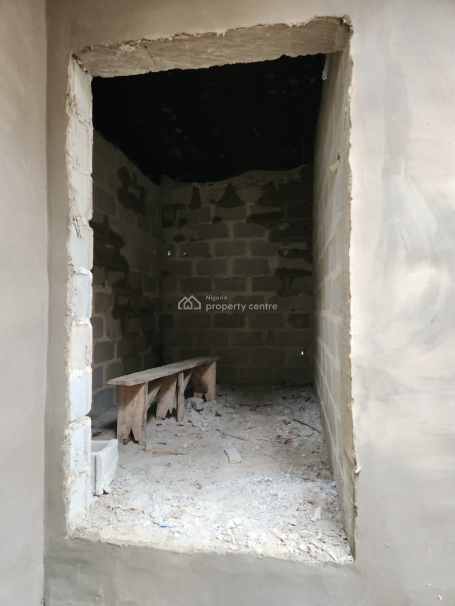 Spacious Shops for 10 Years Lease, 97 Ijesha Road, Surulere, Lagos, Shop for Rent