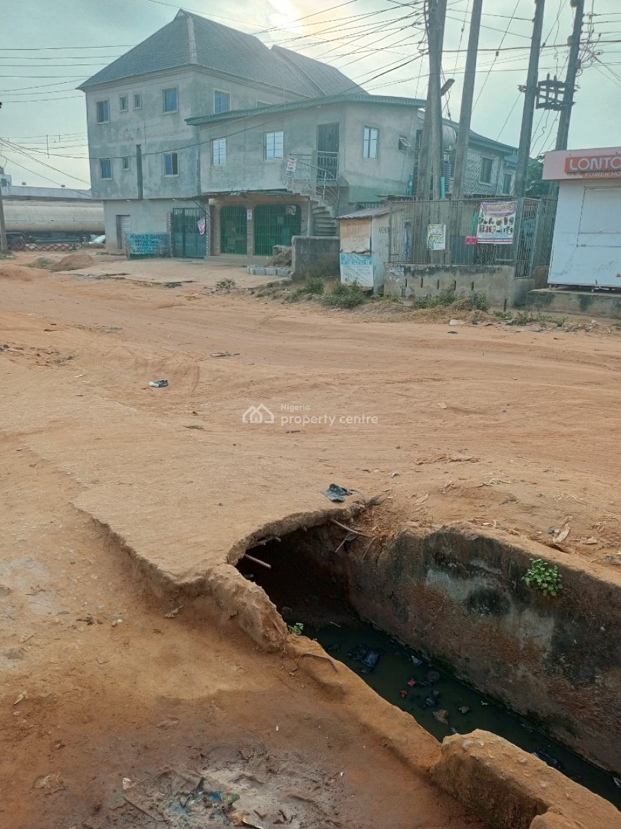 Selling Point Property, Along The Road, Magboro, Ogun, Restaurant / Bar for Sale