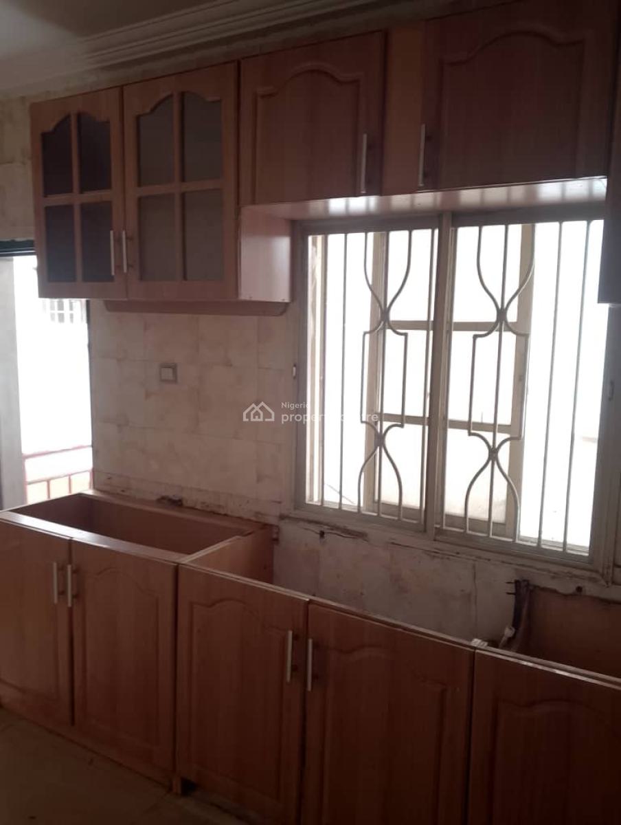 Self Serviced Three 3 Bedroom Apartment Upstairs, Off Admiralty Way, Lekki Phase 1, Lekki, Lagos, Flat / Apartment for Rent