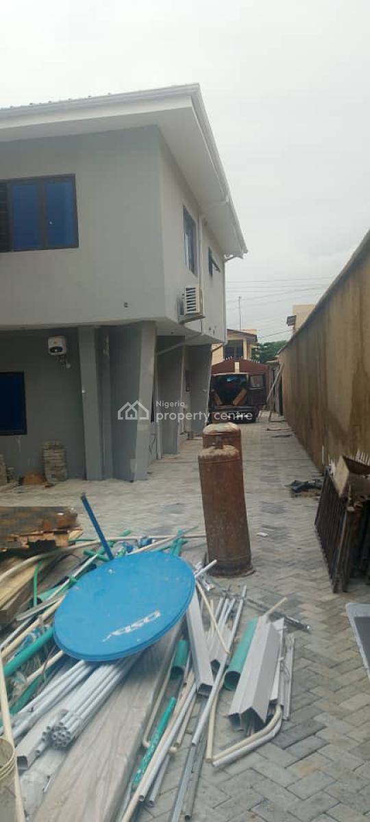 5 Bedroom Semi Detached House with 1 Room Bq, Tokunbo Marculey Street, Gra Phase 2, Magodo, Lagos, Semi-detached Duplex for Rent