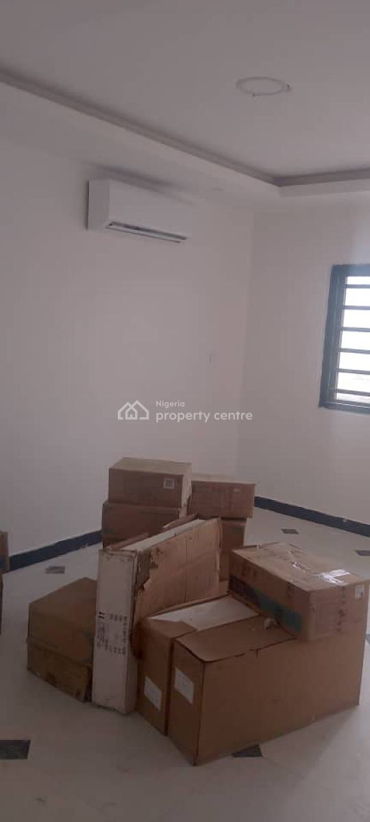 5 Bedroom Semi Detached House with 1 Room Bq, Tokunbo Marculey Street, Gra Phase 2, Magodo, Lagos, Semi-detached Duplex for Rent