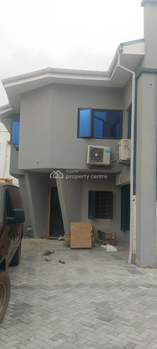 5 Bedroom Semi Detached House with 1 Room Bq, Tokunbo Marculey Street, Gra Phase 2, Magodo, Lagos, Semi-detached Duplex for Rent