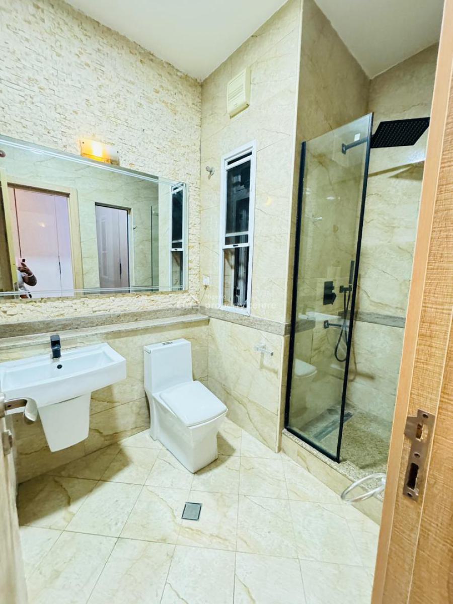 Luxuriously Built 2 Bedroom Flat + Bq, Lekki Phase 1, Lekki, Lagos, Flat / Apartment for Rent