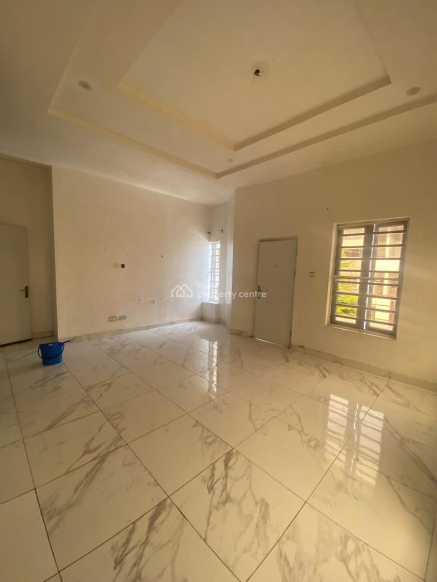 Extra-large Masters Bedroom in a Prime Estate, Idado, Lekki, Lagos, Flat / Apartment for Rent