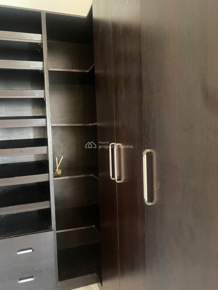 Extra-large Masters Bedroom in a Prime Estate, Idado, Lekki, Lagos, Flat / Apartment for Rent