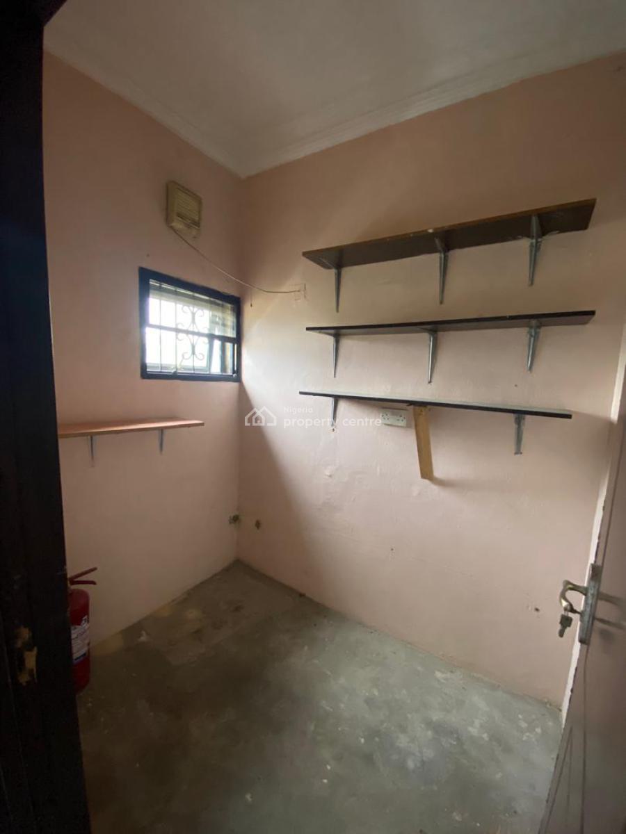 a Unit of 4- Bedroom Terrace  with 1-room Bq, Reverend Ogunbiyi Gra, Ikeja  , Lagos., Ikeja Gra, Ikeja, Lagos, Terraced Duplex for Rent