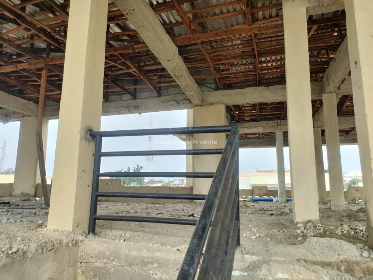 300sqm Top Floor Space Available in a Plaza, Kubwa, Abuja, Plaza / Complex / Mall for Sale