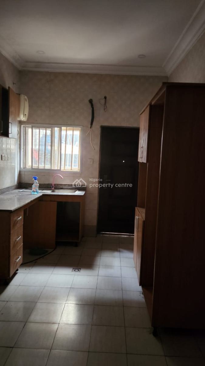 Neatly Used 4 Bedroom Terrace House, Osapa, Lekki, Lagos, Terraced Duplex for Rent