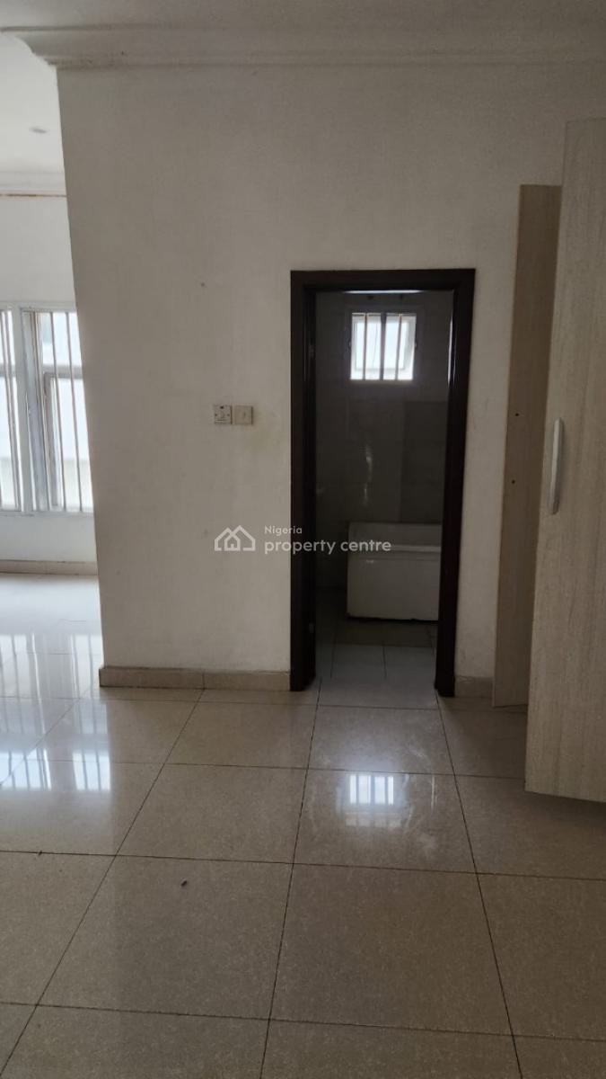 Neatly Used 4 Bedroom Terrace House, Osapa, Lekki, Lagos, Terraced Duplex for Rent