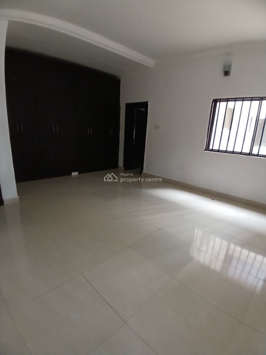 Well Renovated 3 Bedroom Block of Flat, Diplomatic Zone, Asokoro District, Abuja, House for Rent
