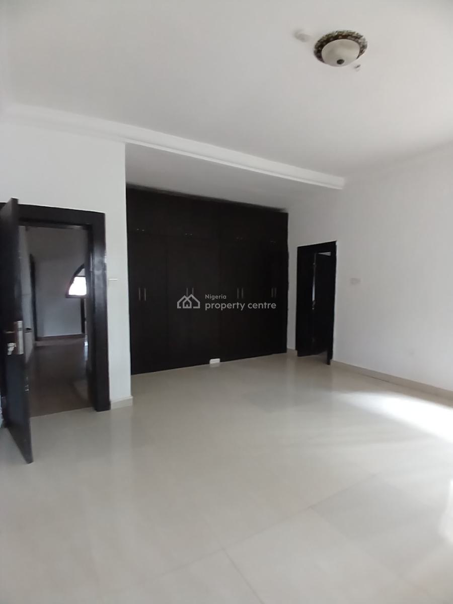 Well Renovated 3 Bedroom Block of Flat, Diplomatic Zone, Asokoro District, Abuja, House for Rent