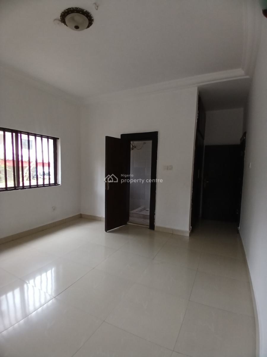 Well Renovated 3 Bedroom Block of Flat, Diplomatic Zone, Asokoro District, Abuja, House for Rent