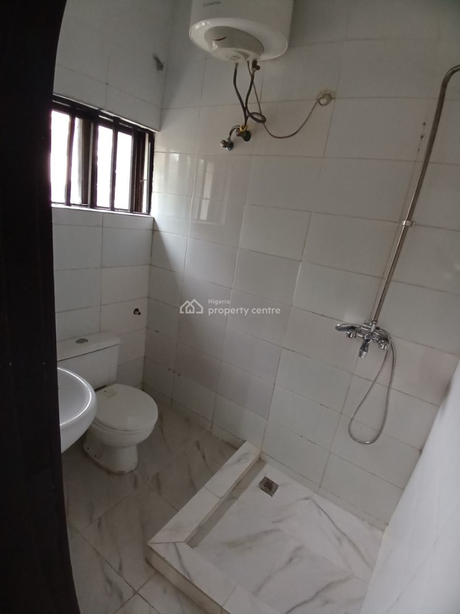 Well Renovated 3 Bedroom Block of Flat, Diplomatic Zone, Asokoro District, Abuja, House for Rent