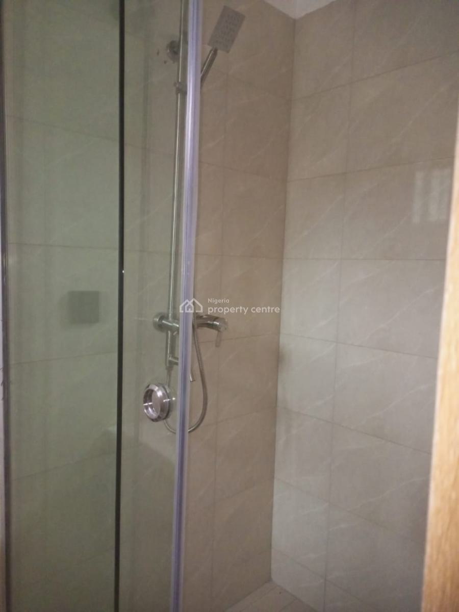 Standard 3-bedrom Flat, Mobil Road, Ilaje, Ajah, Lagos, Flat / Apartment for Rent