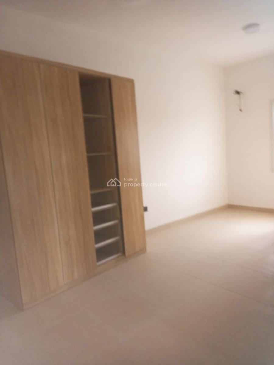 Standard 3-bedrom Flat, Mobil Road, Ilaje, Ajah, Lagos, Flat / Apartment for Rent