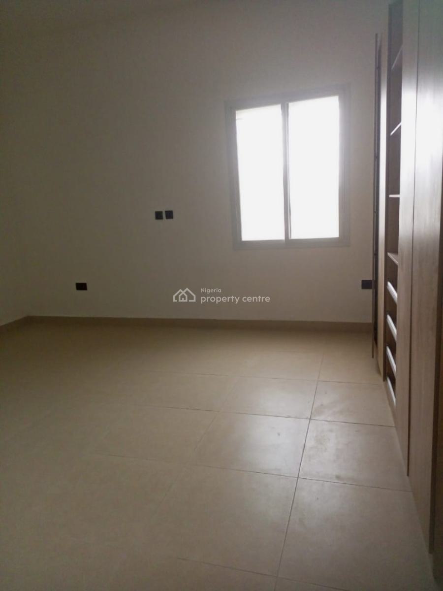 Standard 3-bedrom Flat, Mobil Road, Ilaje, Ajah, Lagos, Flat / Apartment for Rent