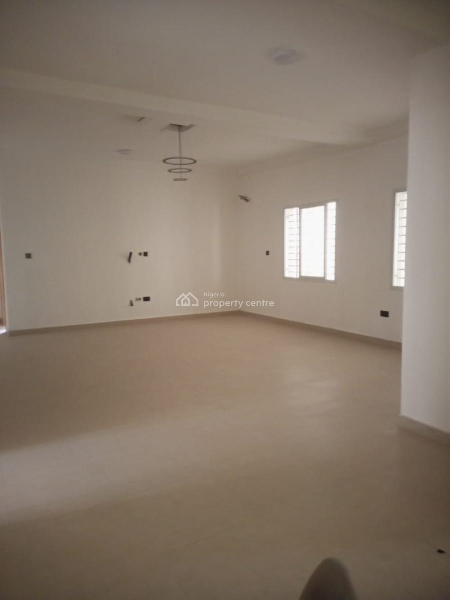 Standard 3-bedrom Flat, Mobil Road, Ilaje, Ajah, Lagos, Flat / Apartment for Rent