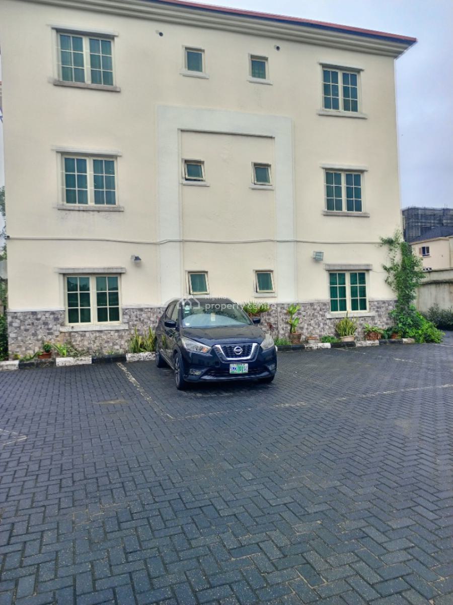 a Lovely 3 Flat with a Bq in a Serviced Apartment, Ikeja Gra, Ikeja, Lagos, Flat / Apartment for Rent