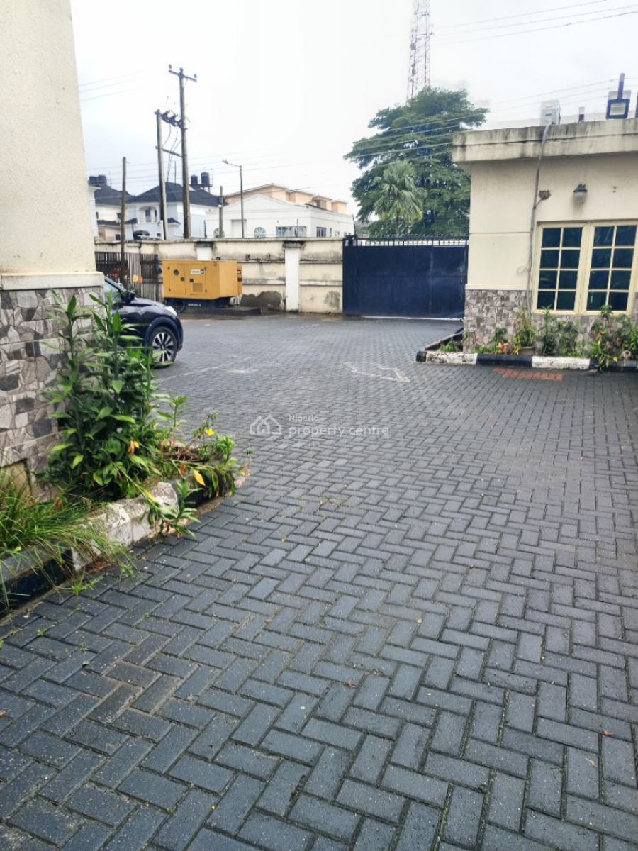 a Lovely 3 Flat with a Bq in a Serviced Apartment, Ikeja Gra, Ikeja, Lagos, Flat / Apartment for Rent