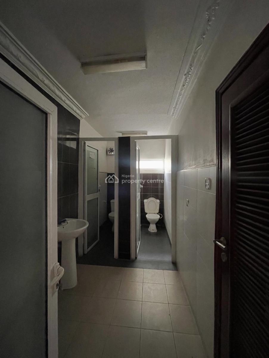 Contemporary 5 Bedroom Semi Detached Duplex with Bq, Lekki Phase 1, Lekki, Lagos, Semi-detached Duplex for Rent