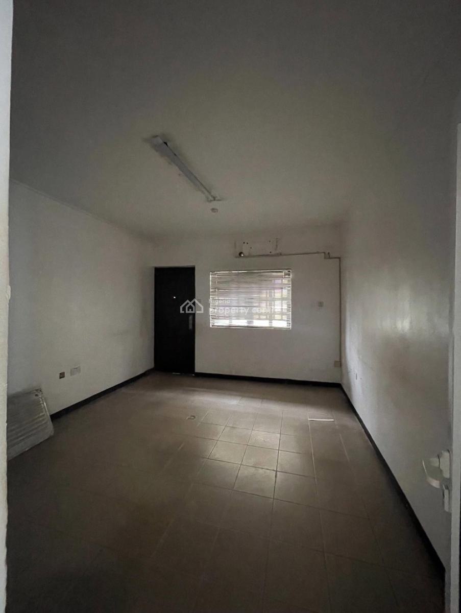 Contemporary 5 Bedroom Semi Detached Duplex with Bq, Lekki Phase 1, Lekki, Lagos, Semi-detached Duplex for Rent