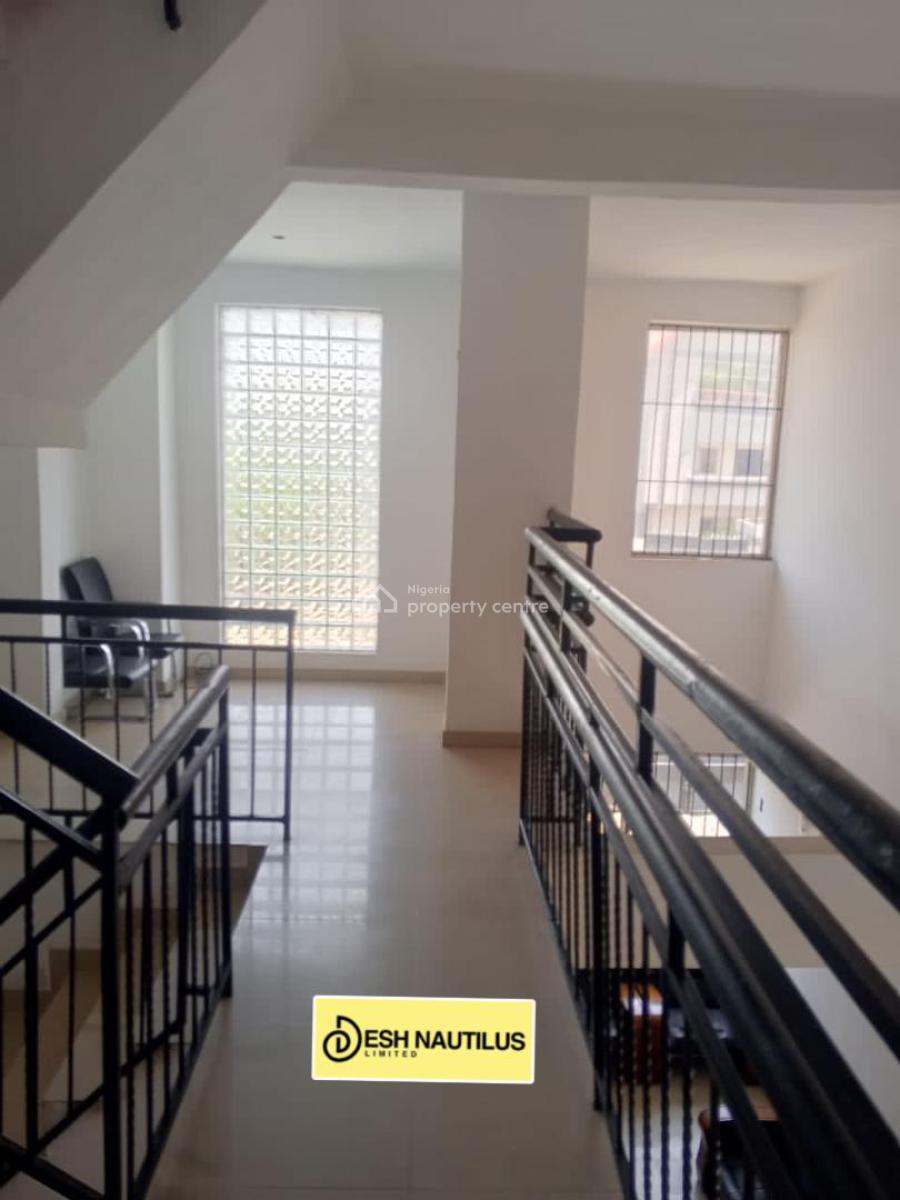 Luxury 3 Bedroom Terraced Apartment, Lekki Phase 1, Lekki, Lagos, Flat / Apartment for Sale