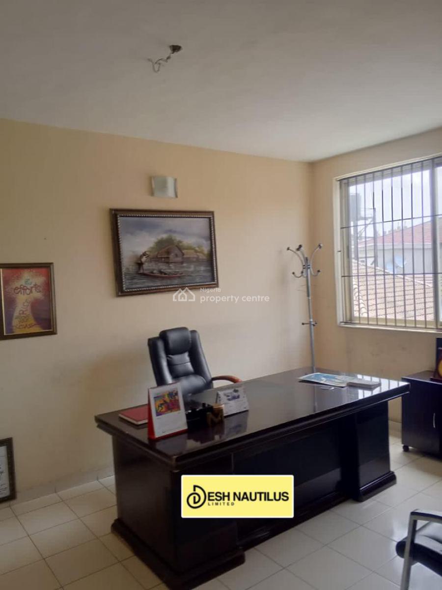 Luxury 3 Bedroom Terraced Apartment, Lekki Phase 1, Lekki, Lagos, Flat / Apartment for Sale