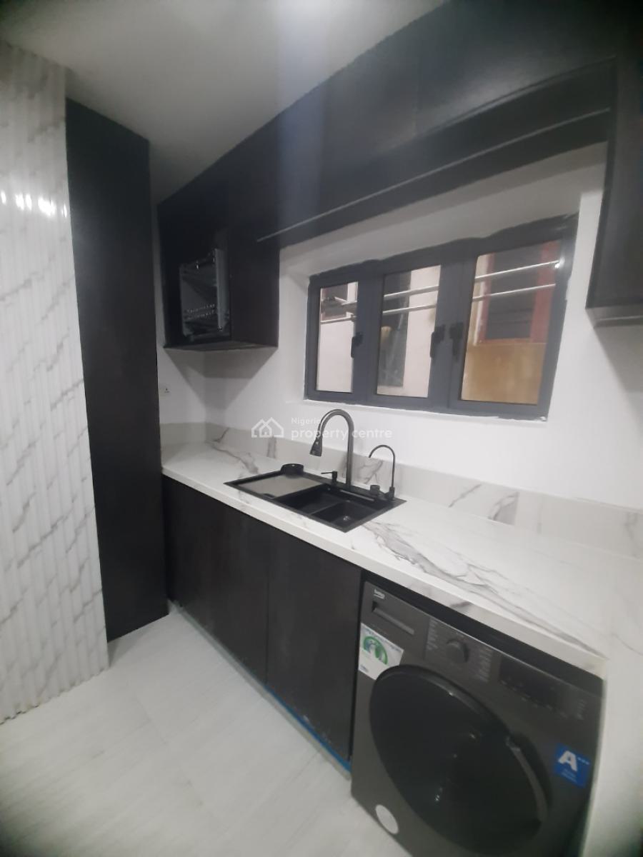 Newly Built and Serviced with 24/7 Power Supply 2 Bedroom En-suite Fla, Ikate Elegushi, Lekki, Lagos, Flat / Apartment for Sale