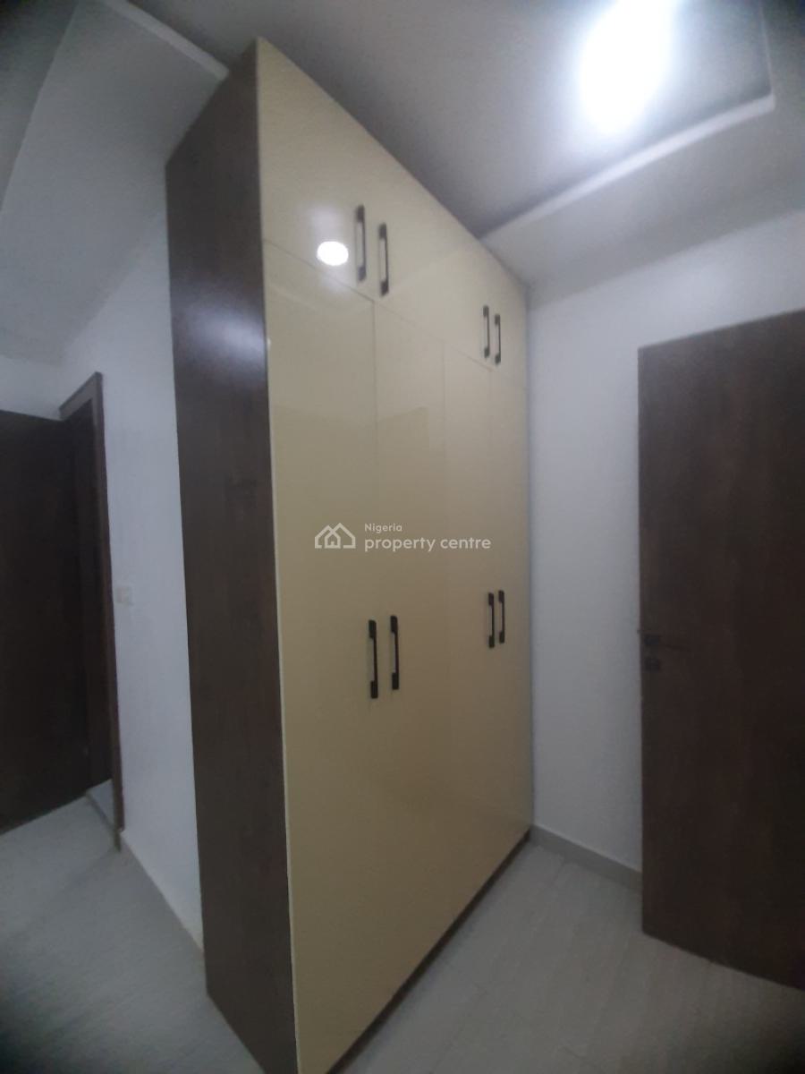 Newly Built and Serviced with 24/7 Power Supply 2 Bedroom En-suite Fla, Ikate Elegushi, Lekki, Lagos, Flat / Apartment for Sale