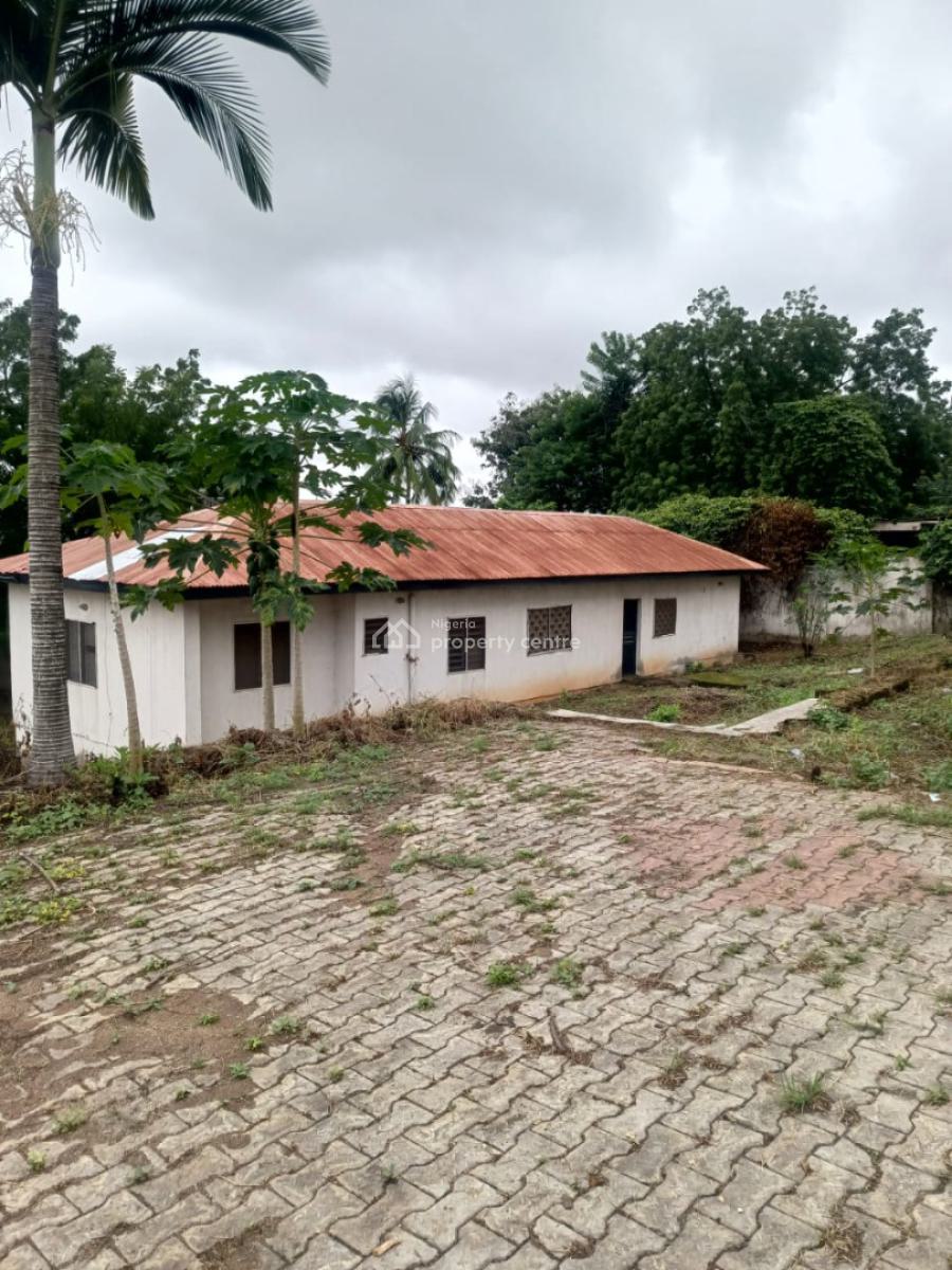 Large Mansion Consisting of 7 Rooms and a 4 Bedroom Bq, New Bodija, Ibadan, Oyo, House for Rent