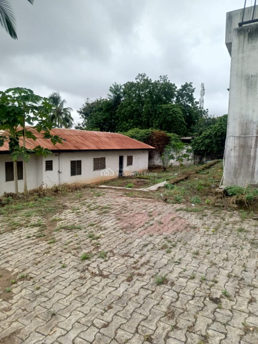 Large Mansion Consisting of 7 Rooms and a 4 Bedroom Bq, New Bodija, Ibadan, Oyo, House for Rent