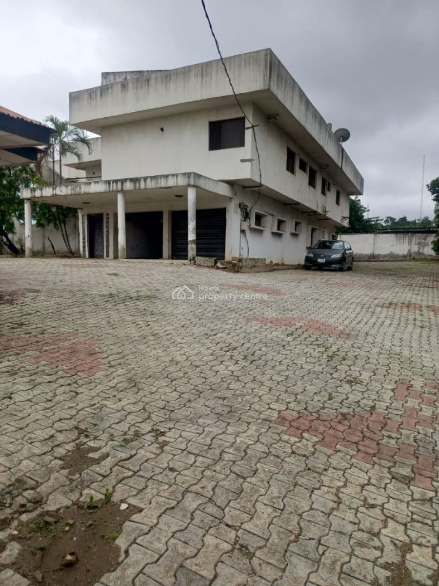 Large Mansion Consisting of 7 Rooms and a 4 Bedroom Bq, New Bodija, Ibadan, Oyo, House for Rent