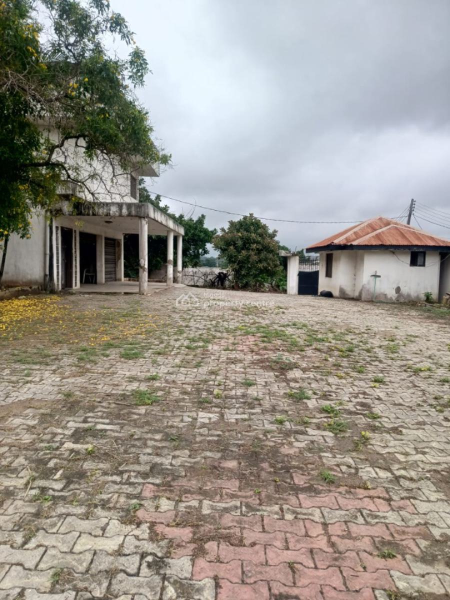 Large Mansion Consisting of 7 Rooms and a 4 Bedroom Bq, New Bodija, Ibadan, Oyo, House for Rent