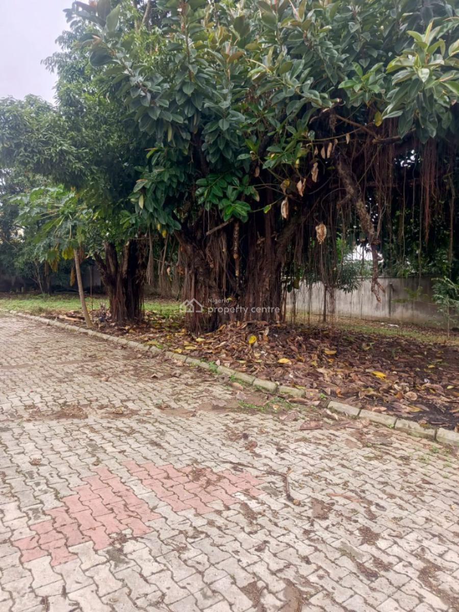 Large Mansion Consisting of 7 Rooms and a 4 Bedroom Bq, New Bodija, Ibadan, Oyo, House for Rent