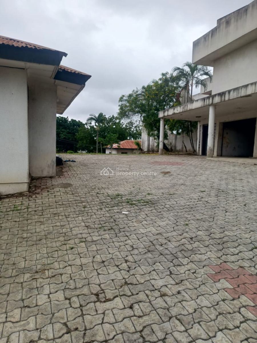 Large Mansion Consisting of 7 Rooms and a 4 Bedroom Bq, New Bodija, Ibadan, Oyo, House for Rent
