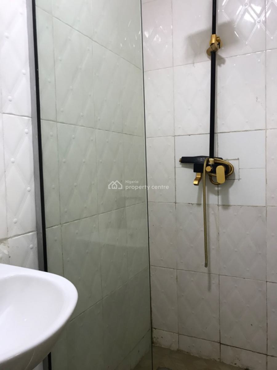 Very Standard Clean Massive Mini Flat @lekki Phase 1, Lekki Phase 1, Lekki, Lagos, Mini Flat (room and Parlour) for Rent