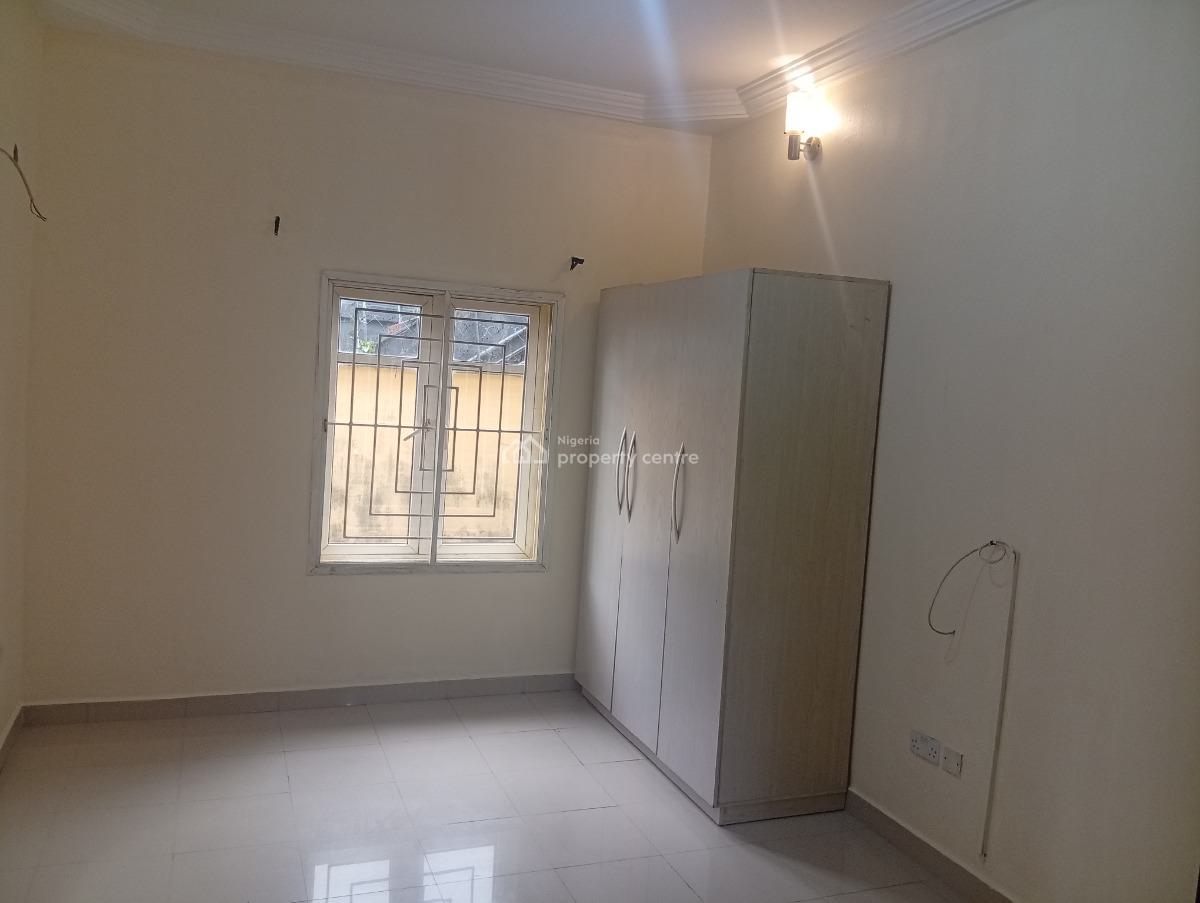 a Self Serviced 2 Bedroom Flat in Lekki Phase 1., Lekki Phase 1, Lekki Phase 1, Lekki, Lagos, Flat / Apartment for Rent