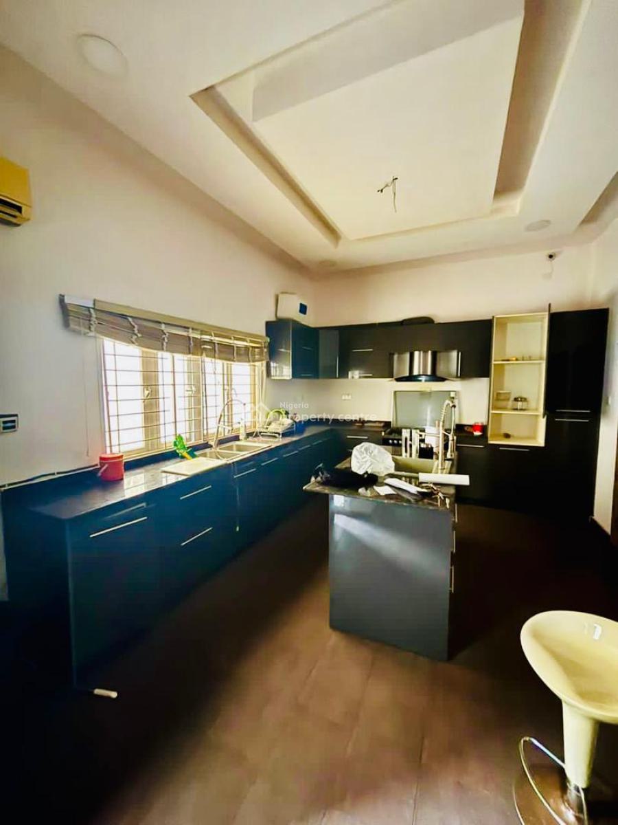 Clean and Spacious Room( Upstairs) Available, Orchid Road, Lekki, Lagos, Self Contain (single Rooms) for Rent