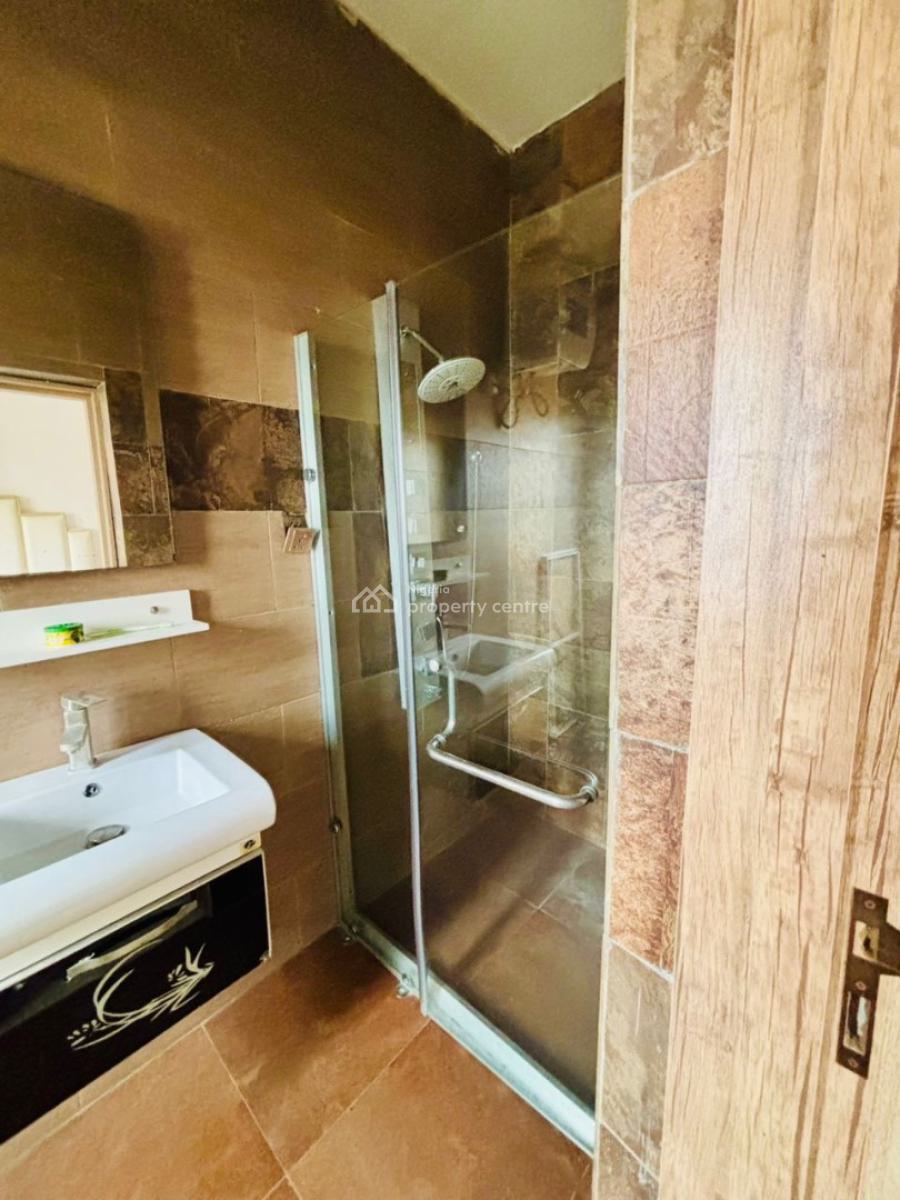Clean and Spacious Room( Upstairs) Available, Orchid Road, Lekki, Lagos, Self Contain (single Rooms) for Rent