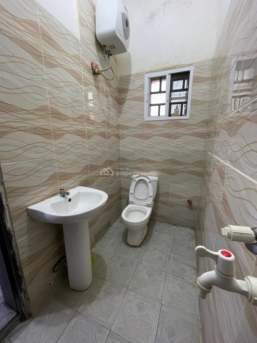Lovely 3 Bedroom Flat in a Secure Environment, By Bergers Clinic, Life Camp, Abuja, Flat / Apartment for Rent