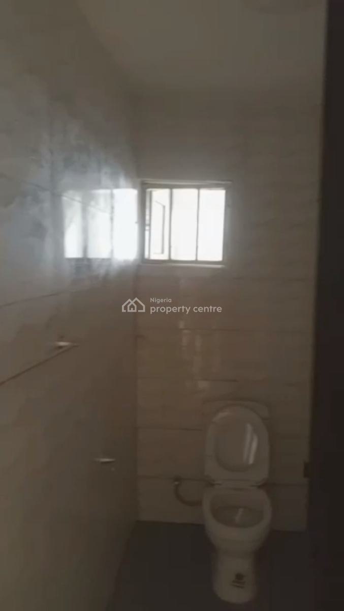 Newly Built 3bedroom, in an Estate, Guzape District, Abuja, Flat / Apartment for Rent