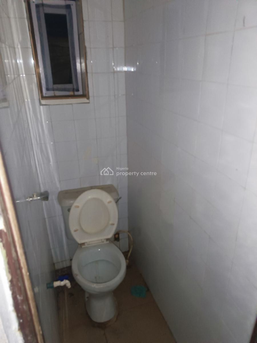 Very Tiny One Room Bq, Admiralty Homes Estate, Alpha Beach Road, New-road Bustop, Igbo Efon, Lekki, Lagos, Self Contain (single Rooms) for Rent