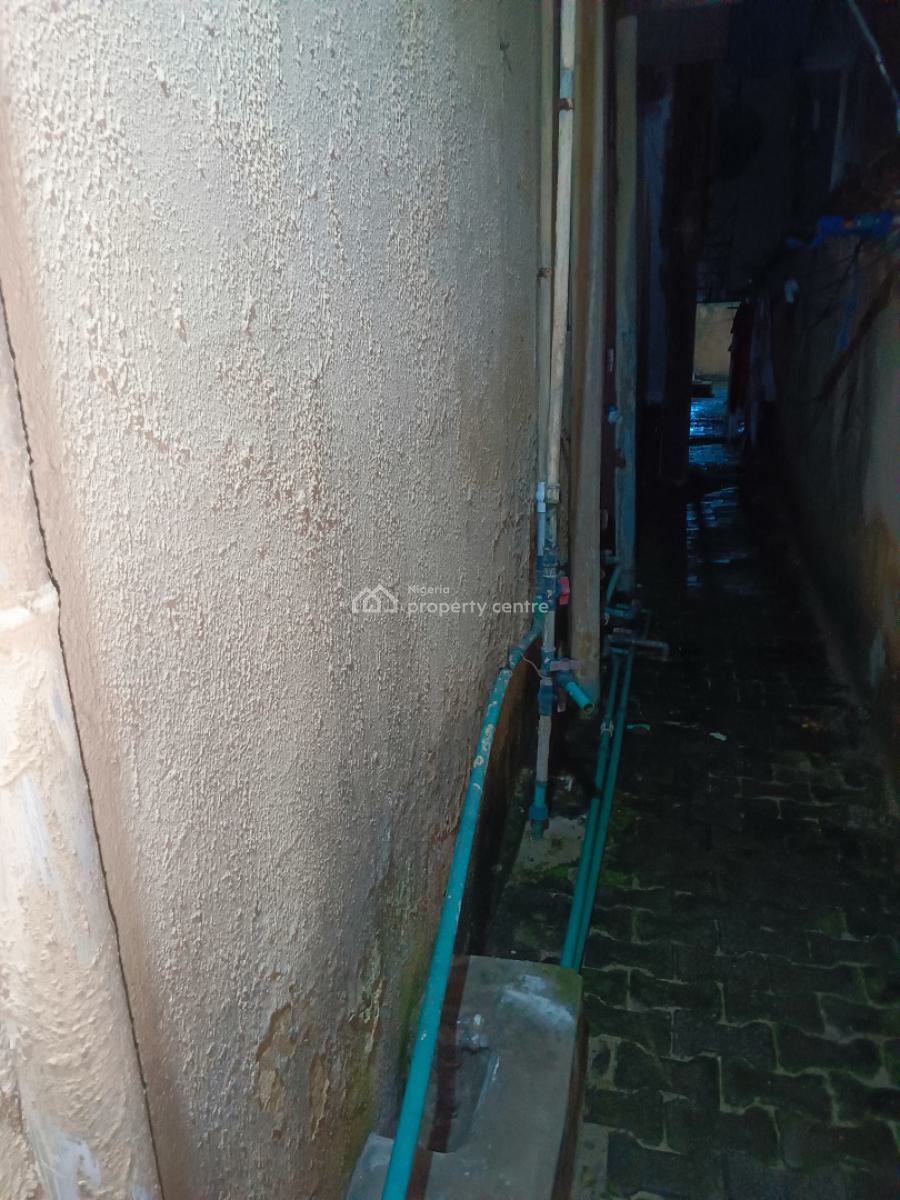 Very Tiny One Room Bq, Admiralty Homes Estate, Alpha Beach Road, New-road Bustop, Igbo Efon, Lekki, Lagos, Self Contain (single Rooms) for Rent