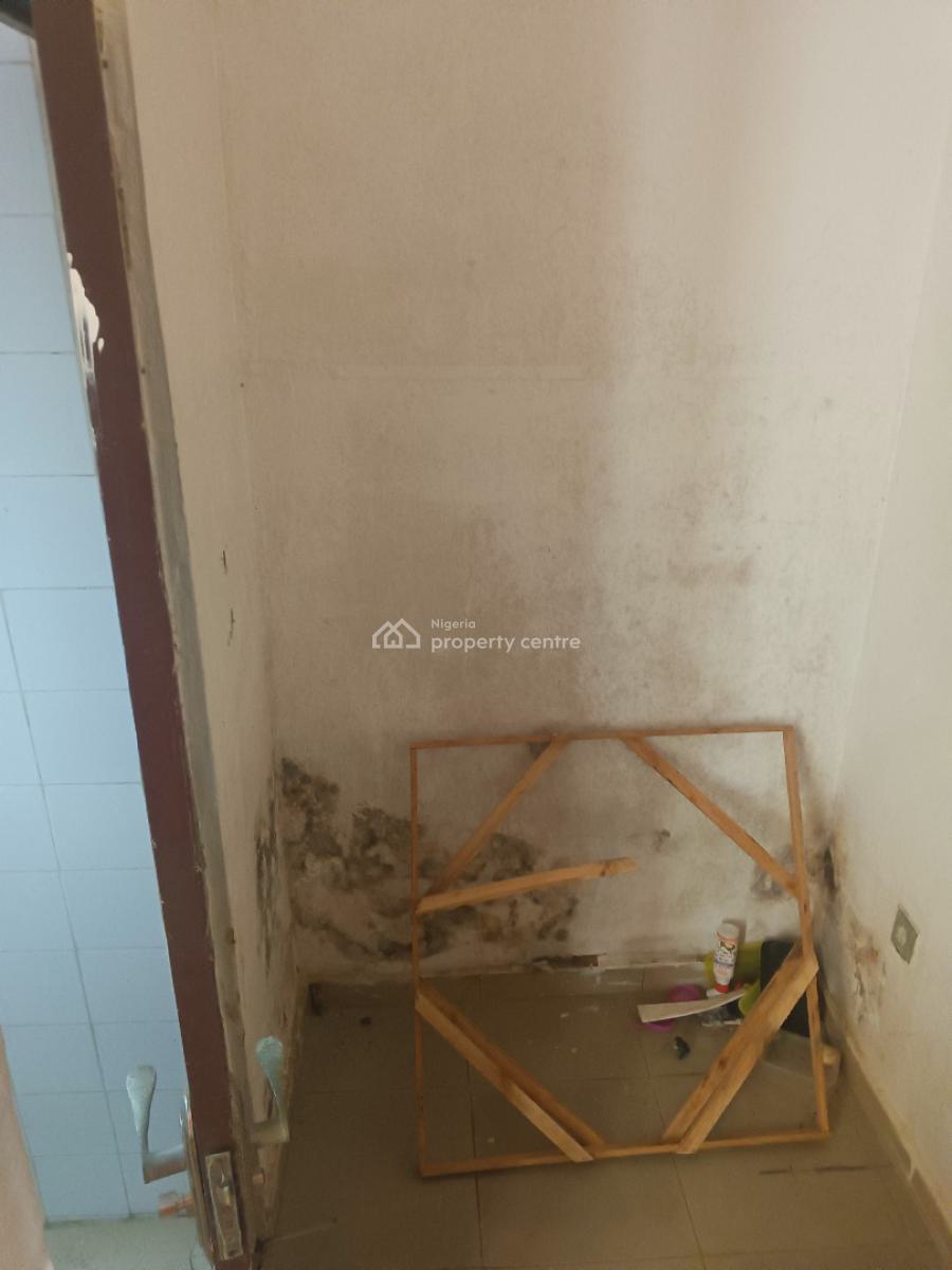 Very Tiny One Room Bq, No Kitchen, Admiralty Homes Estate, Alpha Beach Road, New-road Bus-stop, Igbo Efon, Lekki, Lagos, Self Contain (single Rooms) for Rent