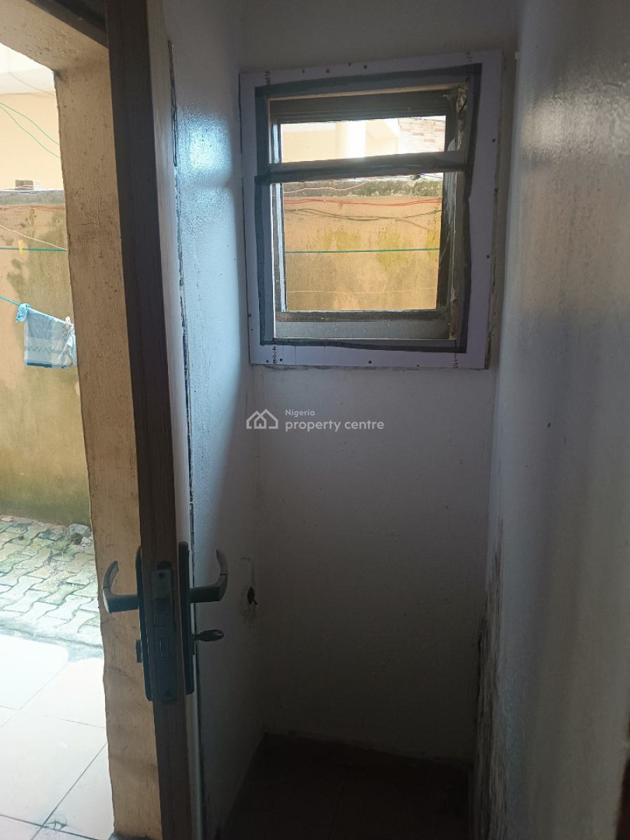 Very Tiny One Room Bq, No Kitchen, Admiralty Homes Estate, Alpha Beach Road, New-road Bus-stop, Igbo Efon, Lekki, Lagos, Self Contain (single Rooms) for Rent