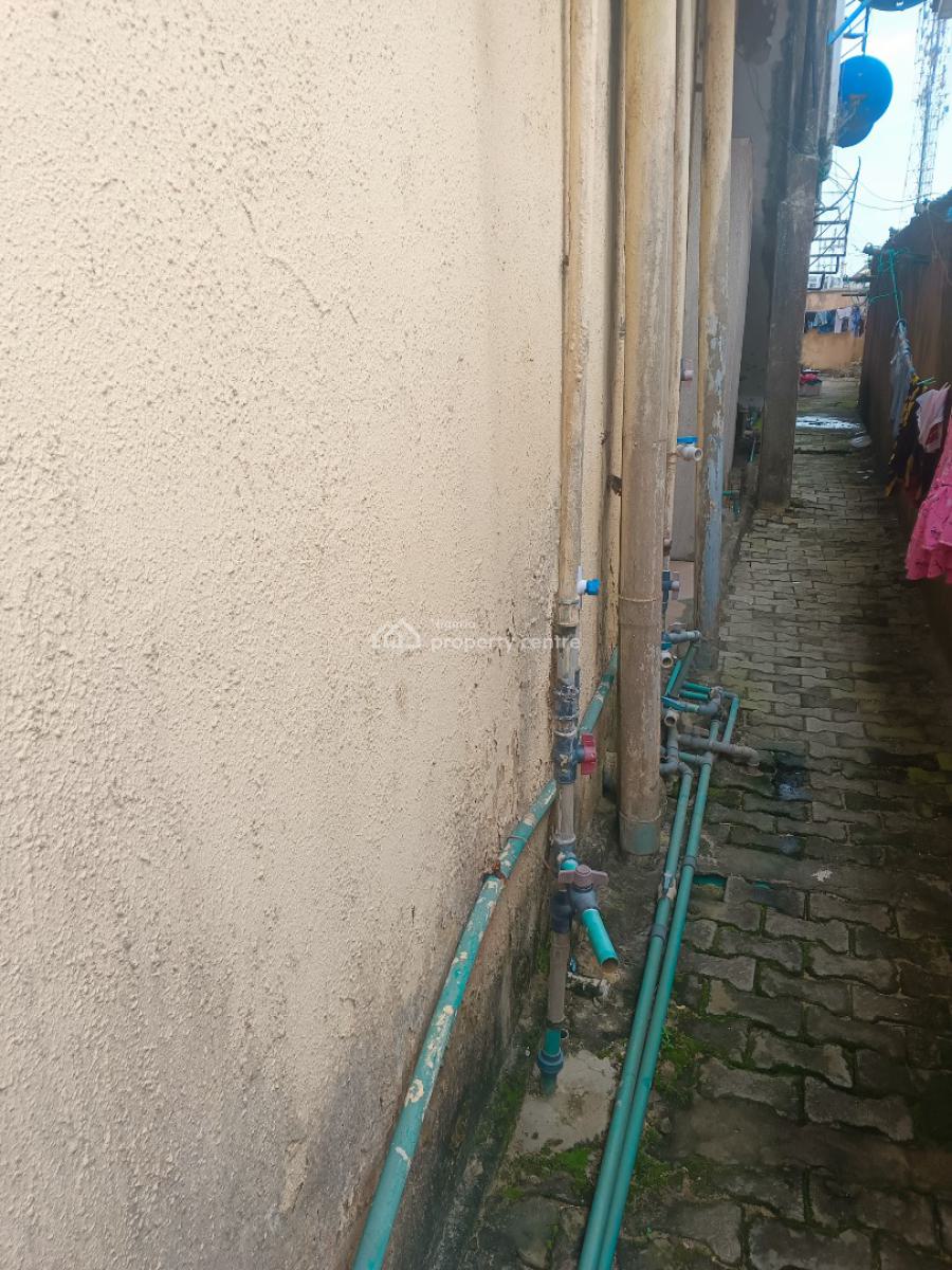 Very Tiny One Room Bq, No Kitchen, Admiralty Homes Estate, Alpha Beach Road, New-road Bus-stop, Igbo Efon, Lekki, Lagos, Self Contain (single Rooms) for Rent