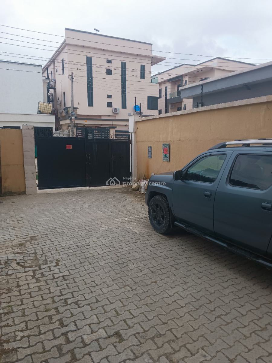 Very Tiny One Room Bq, No Kitchen, Admiralty Homes Estate, Alpha Beach Road, New-road Bus-stop, Igbo Efon, Lekki, Lagos, Self Contain (single Rooms) for Rent