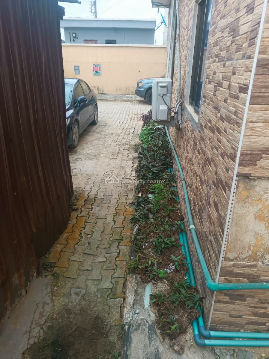Very Tiny One Room Bq, No Kitchen, Admiralty Homes Estate, Alpha Beach Road, New-road Bus-stop, Igbo Efon, Lekki, Lagos, Self Contain (single Rooms) for Rent