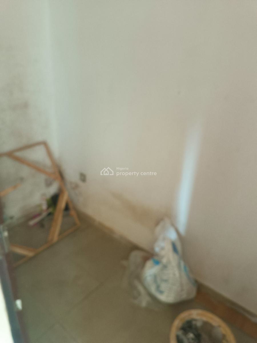 Very Tiny One Room Bq, No Kitchen, Admiralty Homes Estate, Alpha Beach Road, New-road Bus-stop, Igbo Efon, Lekki, Lagos, Self Contain (single Rooms) for Rent