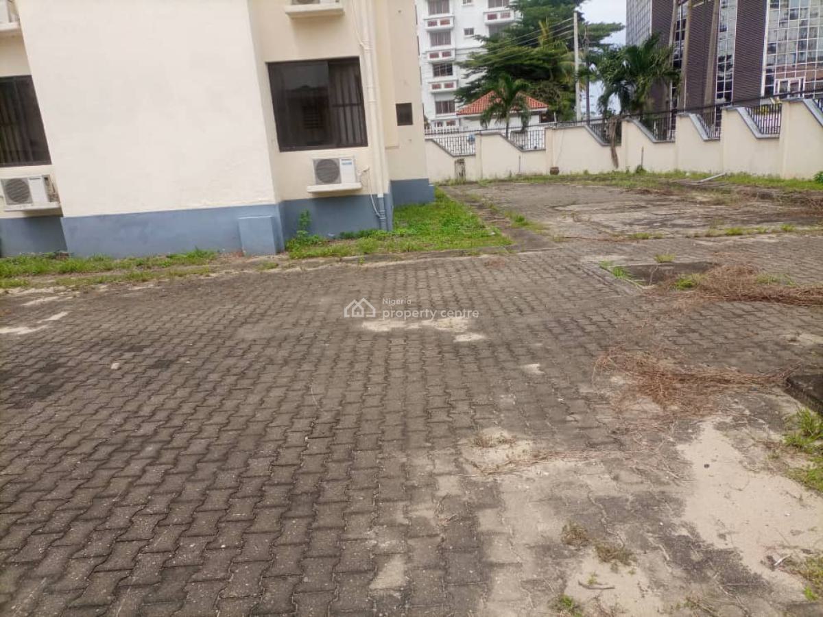 18 Nos 3 Bedroom Flat with Bq, Pool, Gym, Elevator, Lawn Tennis Court, Off Ajose Adeogun, Victoria Island (vi), Lagos, Flat / Apartment for Rent